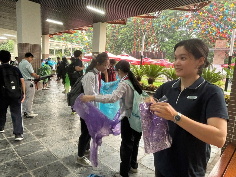 H&agrave; Nội: Hơn 2,3 triệu học sinh nghỉ học để tr&aacute;nh b&atilde;o Matmo- Ảnh 1.