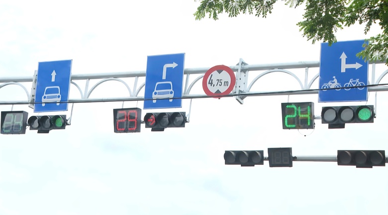 Camera AI ph&aacute;t hiện hơn 3.100 trường hợp vi phạm giao th&ocirc;ng trong một th&aacute;ng ở TP.HCM- Ảnh 3.