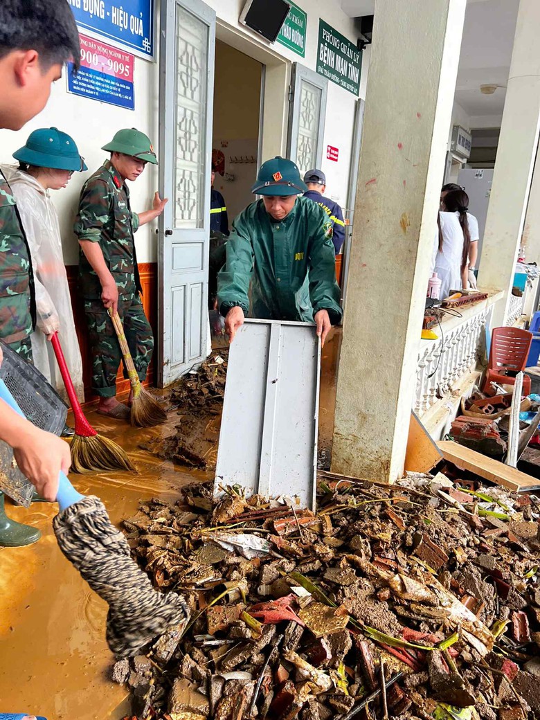 Mưa lớn ở Sơn La g&acirc;y sạt lở, nhiều nơi ngập cục bộ, giao th&ocirc;ng &aacute;ch tắc- Ảnh 4.