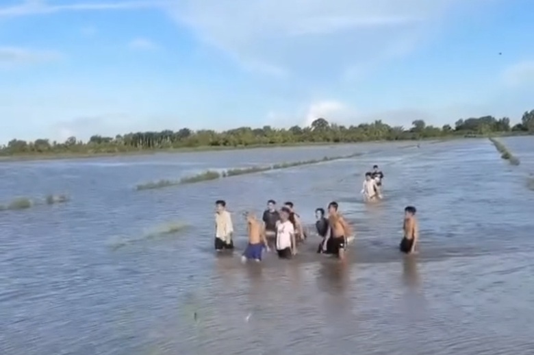 An Giang đưa hơn 250 học vi&ecirc;n bỏ trốn quay lại cơ sở cai nghiện ma t&uacute;y số 2- Ảnh 2.