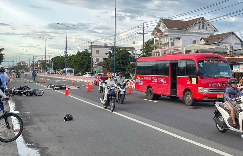 Nạn nh&acirc;n bị xe kh&aacute;ch c&aacute;n tử vong tại chỗ.