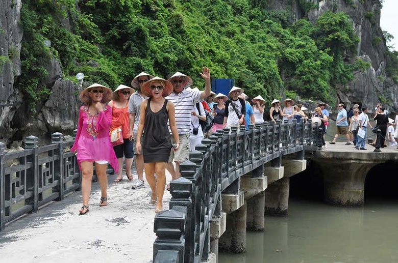 Doanh thu du lịch lữ h&agrave;nh tăng hơn 20% trong 9 th&aacute;ng năm 2025- Ảnh 1.
