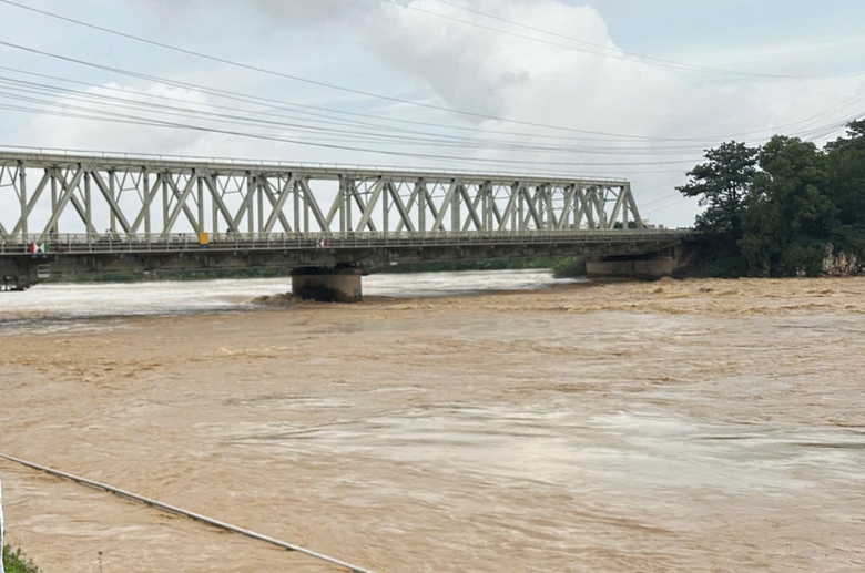 Cho phép lưu thông trở lại loạt tuyến đường thủy sau mưa, lũ- Ảnh 1. Cho phép lưu thông trở lại loạt tuyến đường thủy sau mưa, lũ- Ảnh 1.
