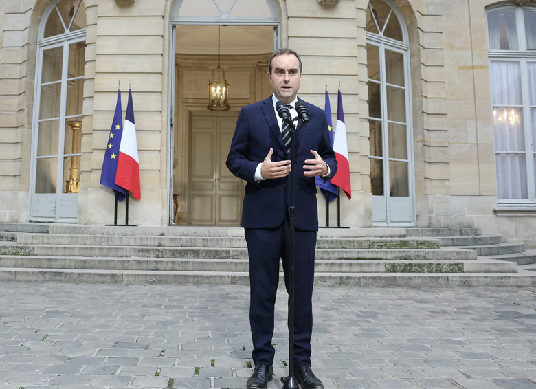 Tân Thủ tướng Pháp Sébastien Lecornu từ chức chỉ sau 14 giờ công bố nội các mới- Ảnh 1. Tân Thủ tướng Pháp Sébastien Lecornu từ chức chỉ sau 14 giờ công bố nội các mới- Ảnh 1.