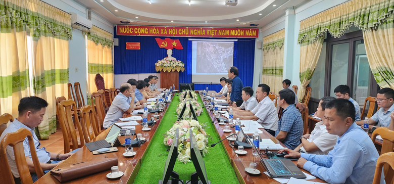 Quảng Ng&atilde;i hướng dẫn c&aacute;c x&atilde; bi&ecirc;n giới chọn vị tr&iacute; x&acirc;y trường li&ecirc;n cấp- Ảnh 1.