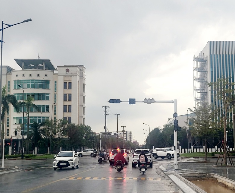 Đ&egrave;n giao th&ocirc;ng hư h&agrave;ng loạt sau b&atilde;o, H&agrave; Tĩnh đang t&igrave;m đơn vị bảo tr&igrave;- Ảnh 2.