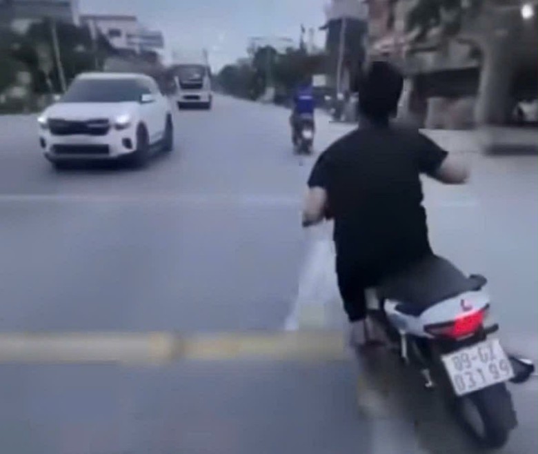 Hưng Y&ecirc;n: Xử l&yacute; &ldquo;qu&aacute;i xế&rdquo; lạng l&aacute;ch, khoe chiến t&iacute;ch tr&ecirc;n mạng- Ảnh 1.