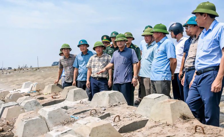Ninh Bình: Huy động nguồn lực, gia cố tuyến đê Hải Thịnh 3, đảm bảo an toàn cho người dân- Ảnh 2. Ninh Bình: Huy động nguồn lực, gia cố tuyến đê Hải Thịnh 3, đảm bảo an toàn cho người dân- Ảnh 2.