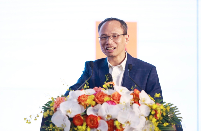 TS. Cấn Văn Lực nhận định, cơ hội phát triển cho các doanh nghiệp tư nhân ngành Xây dựng và bất động sản của Việt Nam vẫn rất tươi sáng. TS. Cấn Văn Lực nhận định, cơ hội phát triển cho các doanh nghiệp tư nhân ngành Xây dựng và bất động sản của Việt Nam vẫn rất tươi sáng.