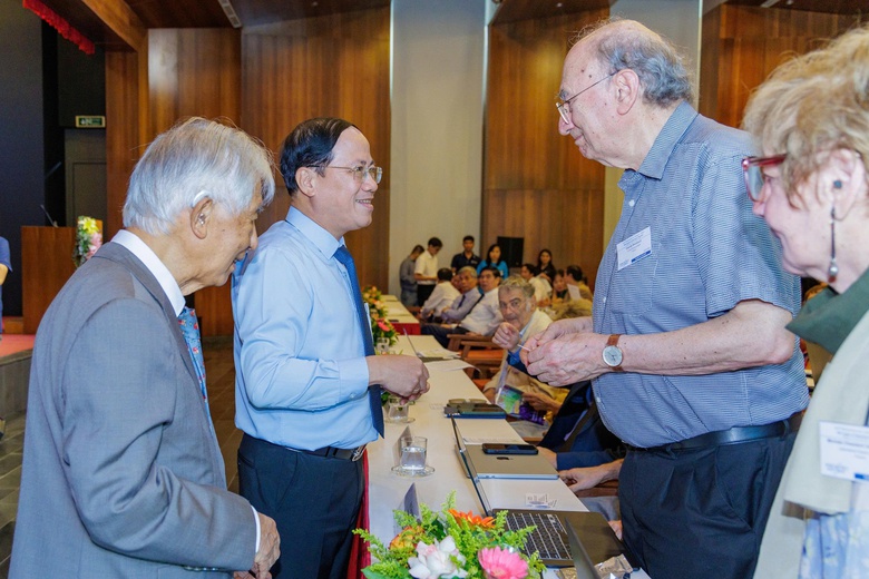 Việt Nam cần đầu tư l&acirc;u d&agrave;i cho nguồn nh&acirc;n lực trẻ, đam m&ecirc; nghi&ecirc;n cứu khoa học- Ảnh 2.