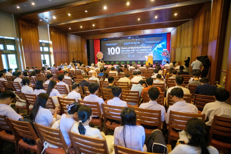 Việt Nam cần đầu tư l&acirc;u d&agrave;i cho nguồn nh&acirc;n lực trẻ, đam m&ecirc; nghi&ecirc;n cứu khoa học- Ảnh 3.