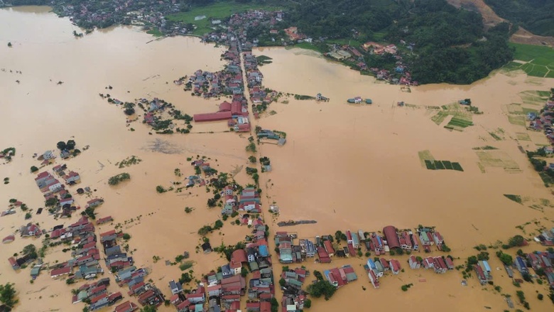 Quốc lộ 4A ngập d&agrave;i 1km, giao th&ocirc;ng Lạng Sơn - Cao Bằng t&ecirc; liệt- Ảnh 4.