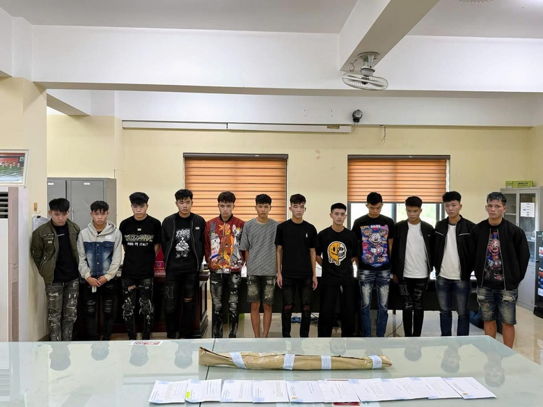 Bắt nh&oacute;m thanh ni&ecirc;n cầm hung kh&iacute; đuổi đ&aacute;nh khiến 1 người chết ở Sơn La- Ảnh 1.