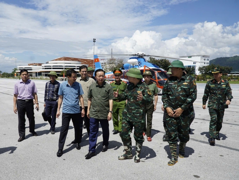 Phó Thủ tướng Trần Hồng Hà: Kịp thời hỗ trợ, bảo đảm đời sống người dân vùng lũ Cao Bằng- Ảnh 1. Phó Thủ tướng Trần Hồng Hà: Kịp thời hỗ trợ, bảo đảm đời sống người dân vùng lũ Cao Bằng- Ảnh 1.