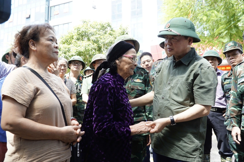 Phó Thủ tướng Trần Hồng Hà: Kịp thời hỗ trợ, bảo đảm đời sống người dân vùng lũ Cao Bằng- Ảnh 2. Phó Thủ tướng Trần Hồng Hà: Kịp thời hỗ trợ, bảo đảm đời sống người dân vùng lũ Cao Bằng- Ảnh 2.