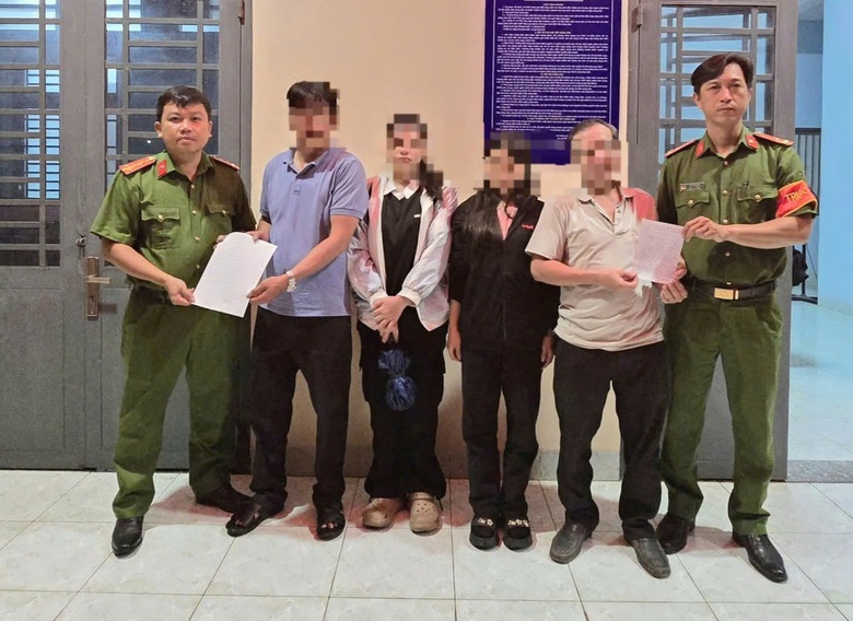 T&acirc;y Ninh: Giải cứu hai nữ sinh su&yacute;t bị đưa sang Campuchia với chi&ecirc;u lừa quen thuộc- Ảnh 1.