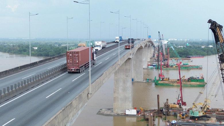 Lắp r&agrave;o t&ocirc;n, hạn chế tốc độ để thi c&ocirc;ng mở rộng cao tốc TP.HCM - Long Th&agrave;nh - Dầu Gi&acirc;y- Ảnh 1.