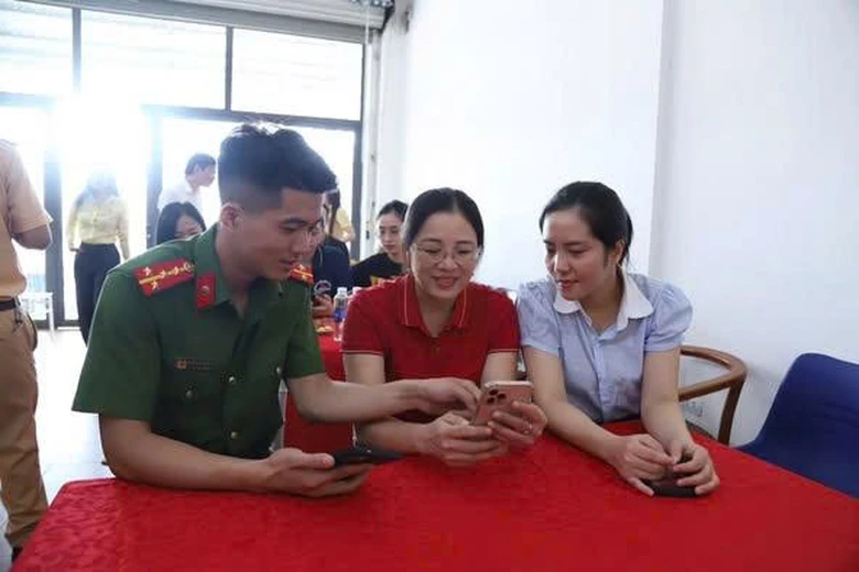 H&agrave; Tĩnh: Hạ tầng c&ocirc;ng nghệ th&ocirc;ng tin đồng bộ th&uacute;c đẩy ph&aacute;t triển kinh tế số v&agrave; x&atilde; hội số- Ảnh 2.