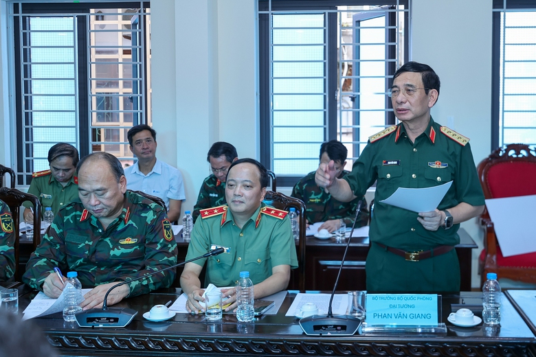 Thủ tướng chỉ đạo 9 nhiệm vụ cấp b&aacute;ch tại Th&aacute;i Nguy&ecirc;n, x&acirc;y dựng đường, đ&ecirc; hai b&ecirc;n s&ocirc;ng Cầu- Ảnh 2.