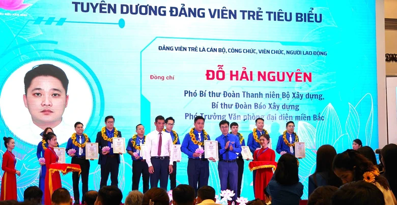 Tuy&ecirc;n dương 95 đảng vi&ecirc;n trẻ ti&ecirc;u biểu học tập v&agrave; l&agrave;m theo lời B&aacute;c năm 2025- Ảnh 2.