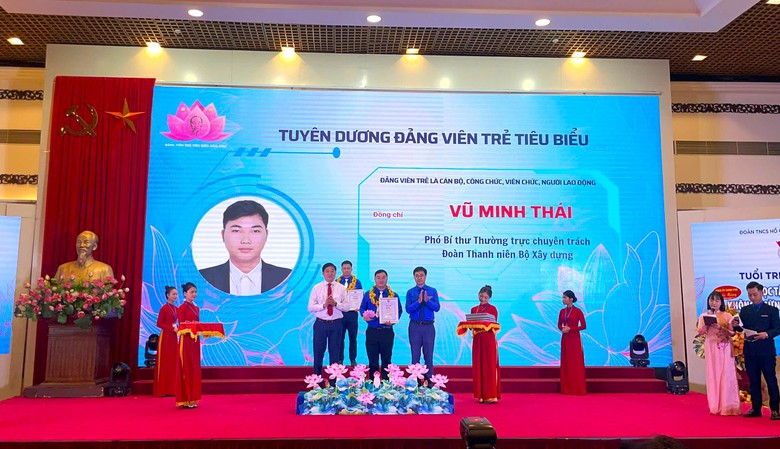 Tuy&ecirc;n dương 95 đảng vi&ecirc;n trẻ ti&ecirc;u biểu học tập v&agrave; l&agrave;m theo lời B&aacute;c năm 2025- Ảnh 3.
