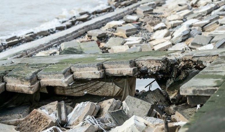 Ninh B&igrave;nh: Tuyến k&egrave; 100 tỷ đồng sạt lở tan hoang sau b&atilde;o- Ảnh 1.