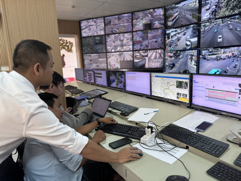 TP.HCM: "Mắt thần" camera AI bắt lỗi giao th&ocirc;ng như thế n&agrave;o?- Ảnh 1.