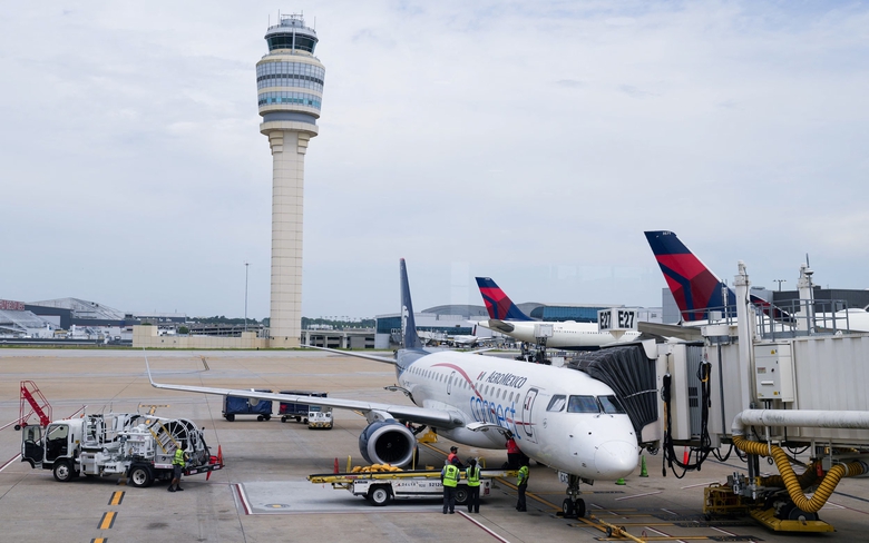 C&aacute;c h&atilde;ng h&agrave;ng kh&ocirc;ng Mỹ hối th&uacute;c FAA nhanh ch&oacute;ng hiện đại h&oacute;a hệ thống kiểm so&aacute;t kh&ocirc;ng lưu