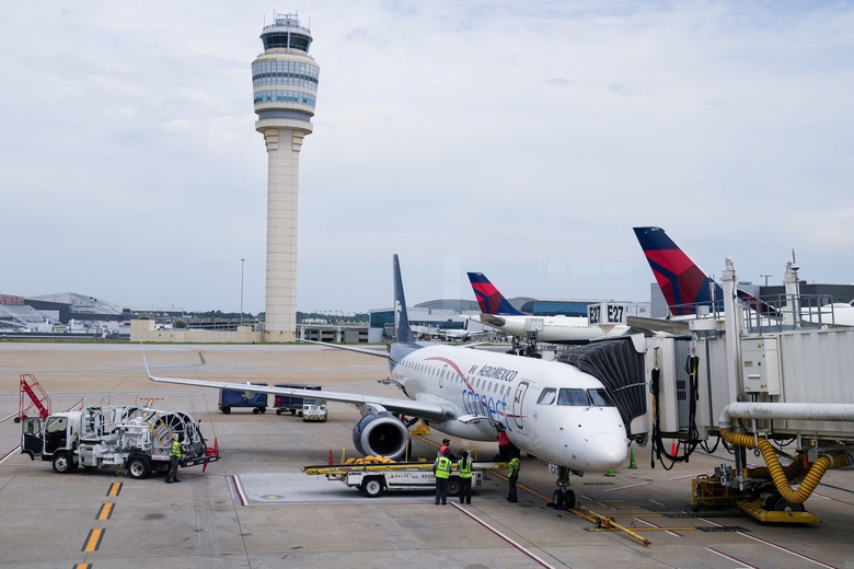 C&aacute;c h&atilde;ng h&agrave;ng kh&ocirc;ng Mỹ hối th&uacute;c FAA nhanh ch&oacute;ng hiện đại h&oacute;a hệ thống kiểm so&aacute;t kh&ocirc;ng lưu- Ảnh 1.