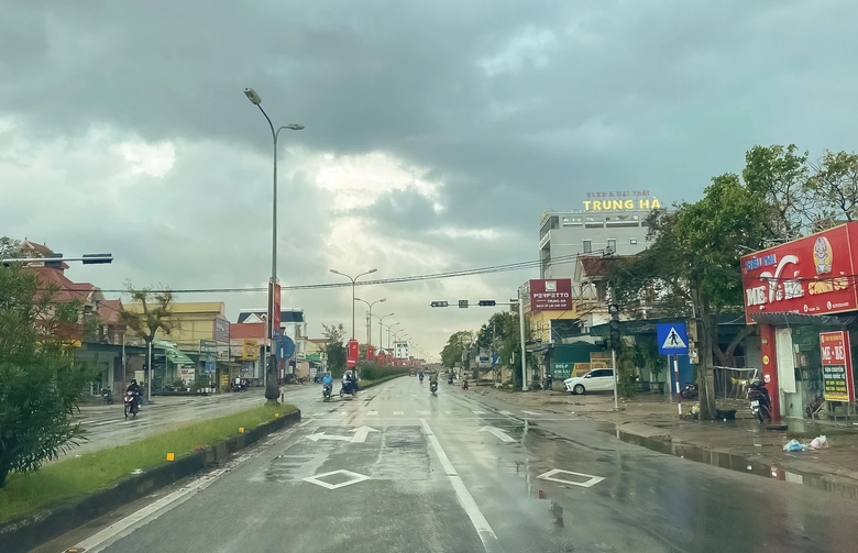 Nghệ An: Ng&atilde; ba chợ Sy Nam c&oacute; đ&egrave;n t&iacute;n hiệu, người d&acirc;n vơi nỗi lo tai nạn giao th&ocirc;ng- Ảnh 1.