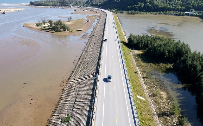 H&agrave; Tĩnh h&igrave;nh th&agrave;nh trục ph&aacute;t triển li&ecirc;n v&ugrave;ng nhờ đường ven biển- Ảnh 2.