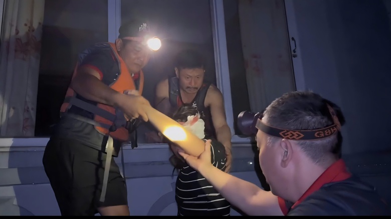 Từ L&agrave;o Cai đến Th&aacute;i Nguy&ecirc;n, h&agrave;nh tr&igrave;nh nặng nghĩa t&igrave;nh hướng về v&ugrave;ng lũ- Ảnh 8.