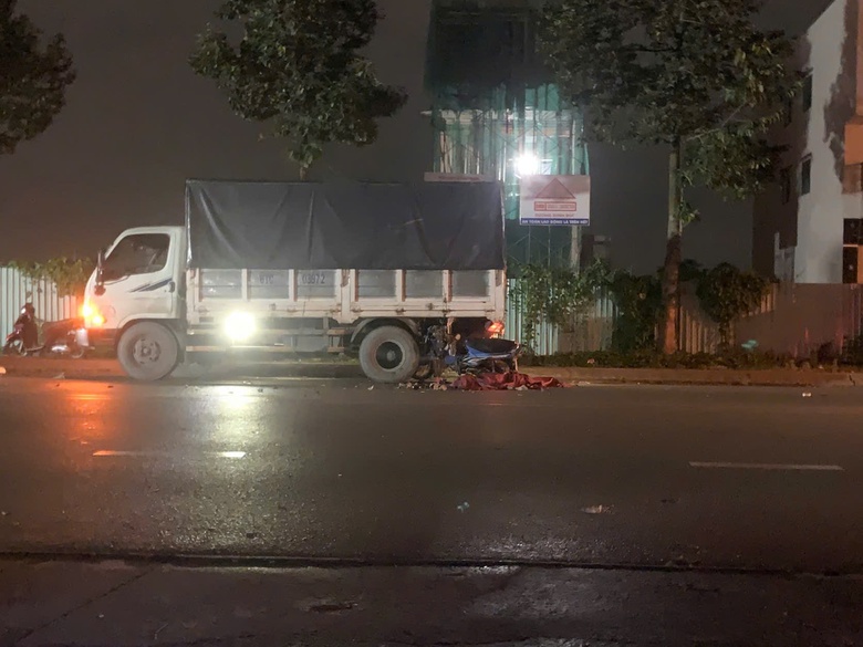 TP.HCM: Xe m&aacute;y t&ocirc;ng đu&ocirc;i xe tải, người đ&agrave;n &ocirc;ng tử vong tại chỗ- Ảnh 1.