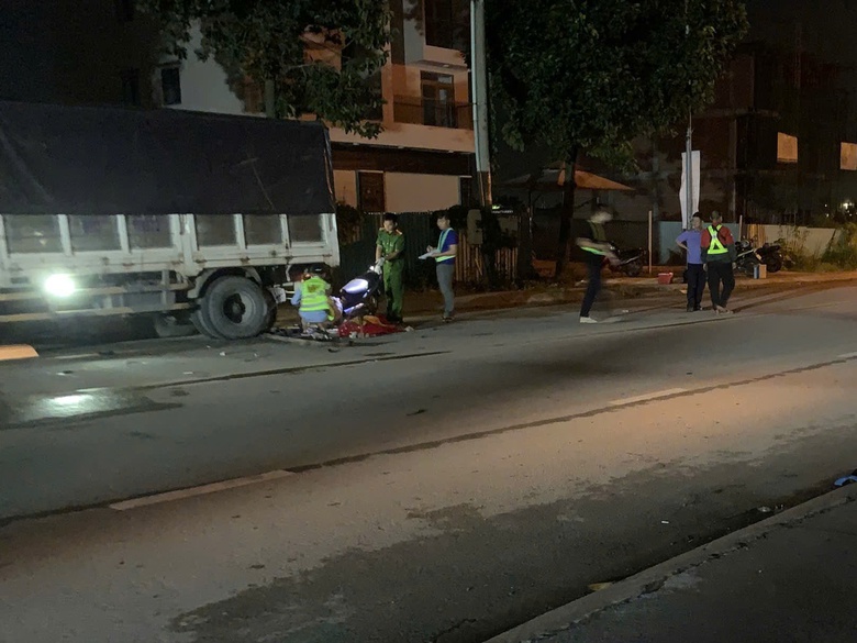TP.HCM: Xe m&aacute;y t&ocirc;ng đu&ocirc;i xe tải, người đ&agrave;n &ocirc;ng tử vong tại chỗ- Ảnh 2.