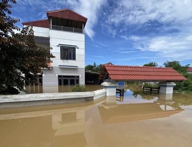 H&agrave; Nội: Thức xuy&ecirc;n đ&ecirc;m giữ đ&ecirc;, bảo vệ d&acirc;n khi lũ s&ocirc;ng Cầu bủa v&acirc;y- Ảnh 5.