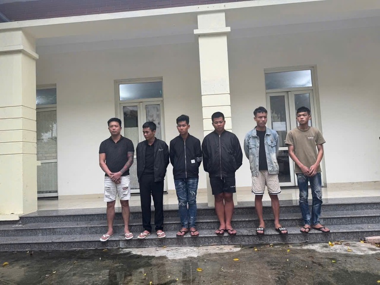 Phú Thọ: Điều tra, xử lý hai nhóm thanh niên tụ tập mang hung khí gây rối trong đêm- Ảnh 3. Phú Thọ: Điều tra, xử lý hai nhóm thanh niên tụ tập mang hung khí gây rối trong đêm- Ảnh 3.