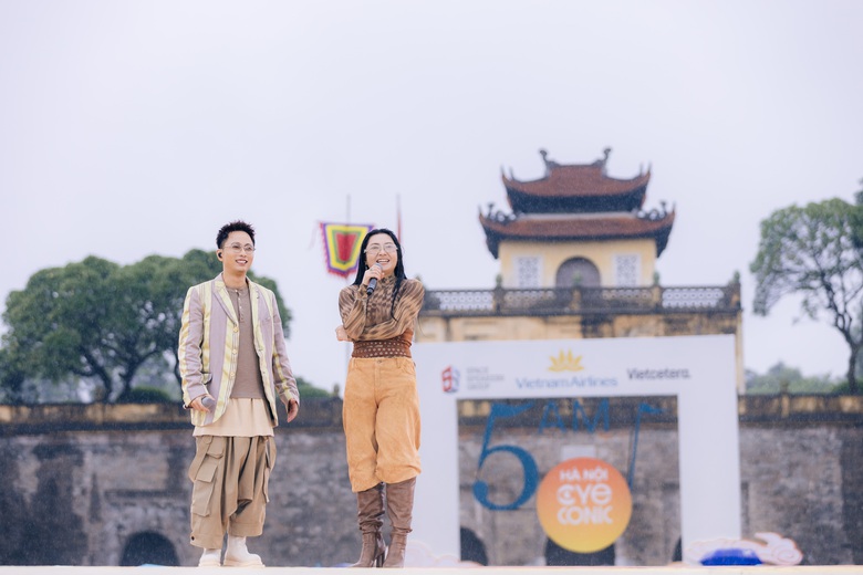 H&agrave;ng ngh&igrave;n kh&aacute;n giả đ&oacute;n b&igrave;nh minh c&ugrave;ng 5AM Concert- Ảnh 6.