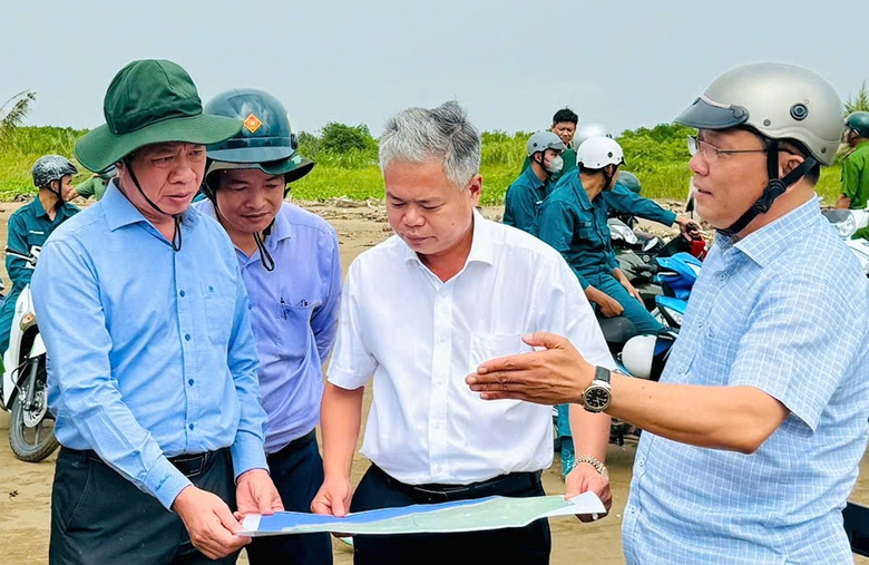 Cần Thơ: Gia tăng nguy cơ sạt lở bờ s&ocirc;ng, đ&ecirc; biển đe dọa đời sống người d&acirc;n- Ảnh 3.