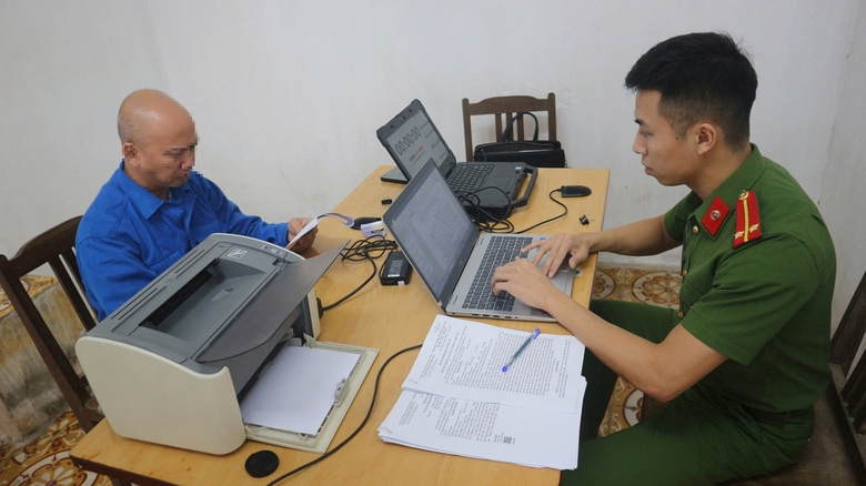 Khởi tố nh&oacute;m đối tượng lừa 400 nh&agrave; đầu tư, chiếm đoạt gần 10 tỷ đồng từ dự &aacute;n tiền ảo- Ảnh 2.