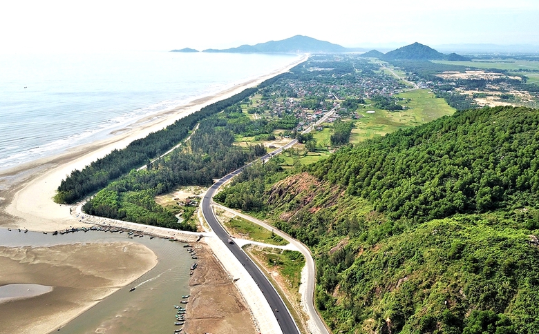 H&agrave; Tĩnh: Cảnh b&aacute;o những c&ocirc;ng tr&igrave;nh ven biển thiếu sức chống chọi với b&atilde;o- Ảnh 1.