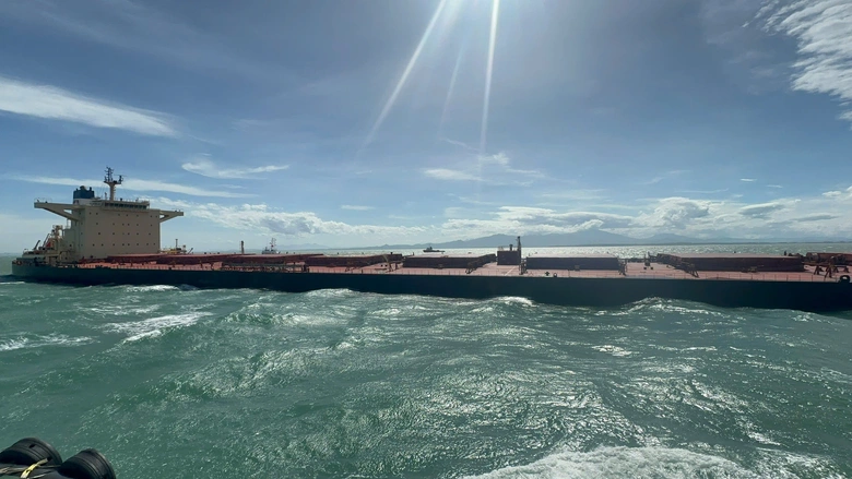 V&igrave; sao t&agrave;u h&agrave;ng ngh&igrave;n tấn thường mắc cạn ở cảng Dung Quất?- Ảnh 1.