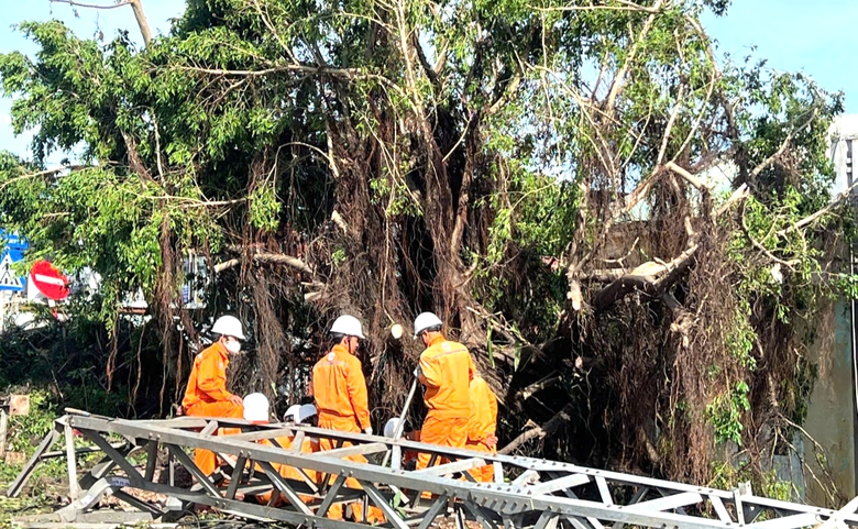 Gia Lai: Gần 90% kh&aacute;ch h&agrave;ng v&ugrave;ng t&acirc;m b&atilde;o 13 đ&atilde; c&oacute; điện trở lại- Ảnh 2.