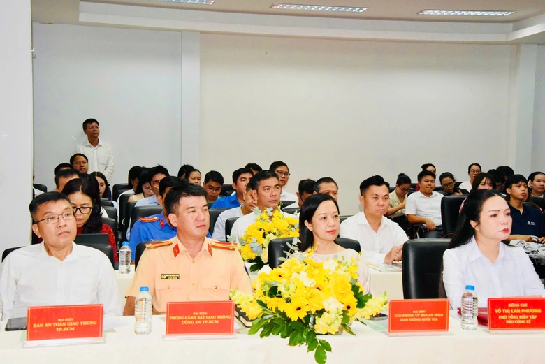 TP.HCM ph&aacute;t động cuộc thi trực tuyến &ldquo;T&igrave;m hiểu ph&aacute;p luật về an to&agrave;n giao th&ocirc;ng&rdquo;- Ảnh 2.