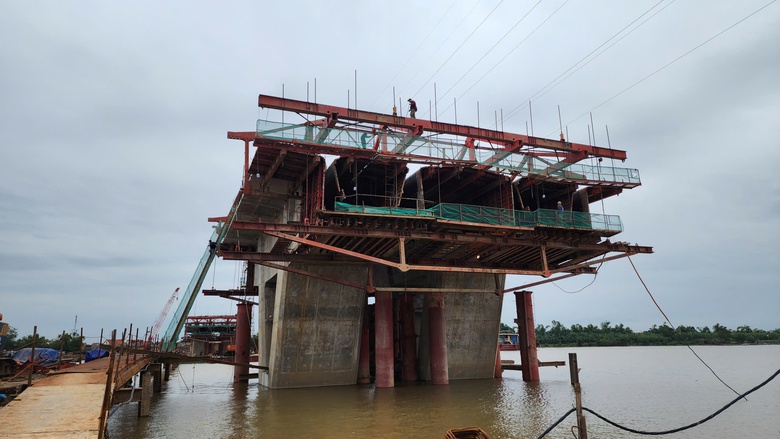 Sau chỉ đạo của Chủ tịch tỉnh Bắc Ninh, cầu gần 2.200 tỷ đồng thi c&ocirc;ng ra sao?- Ảnh 23.