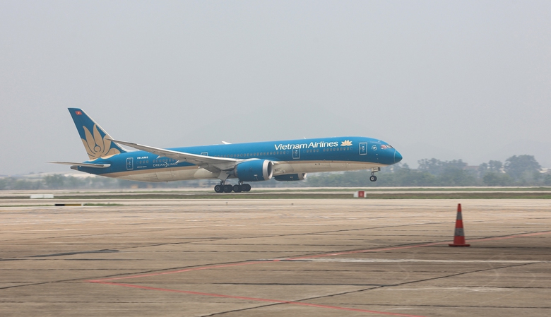 H&agrave;ng kh&ocirc;ng "căng m&igrave;nh" ứng ph&oacute; hiểm họa chim va t&agrave;u bay trong m&ugrave;a di cư- Ảnh 1.