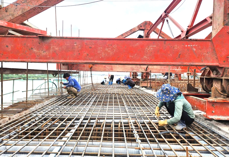 Sau chỉ đạo của Chủ tịch tỉnh Bắc Ninh, cầu gần 2.200 tỷ đồng thi c&ocirc;ng ra sao?- Ảnh 4.