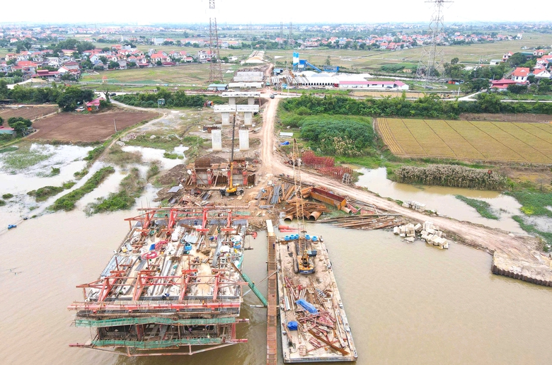 Sau chỉ đạo của Chủ tịch tỉnh Bắc Ninh, cầu gần 2.200 tỷ đồng thi c&ocirc;ng ra sao?- Ảnh 5.