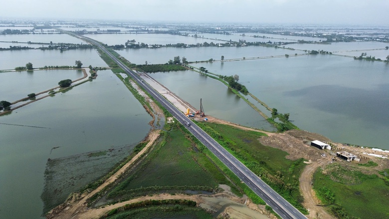Chuyên gia Trần Hữu Hiệp: Từ tầm nhìn chiến lược Văn kiện XIV đến hành động thực tiễn- Ảnh 4. Chuyên gia Trần Hữu Hiệp: Từ tầm nhìn chiến lược Văn kiện XIV đến hành động thực tiễn- Ảnh 4.