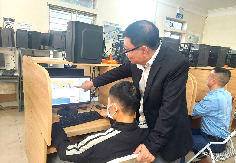 Ph&uacute; Thọ: N&acirc;ng cao chất lượng đ&agrave;o tạo l&aacute;i xe theo quy định mới- Ảnh 2.