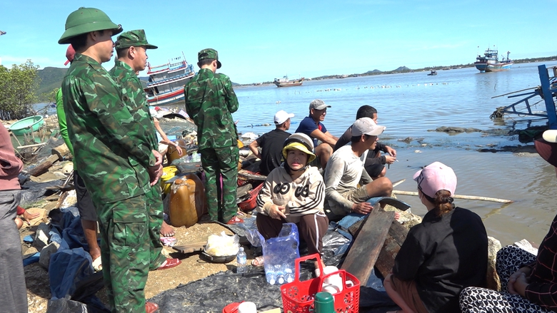 Sau b&atilde;o dữ, ngư d&acirc;n Gia Lai trở lại vươn khơi b&aacute;m biển- Ảnh 12.